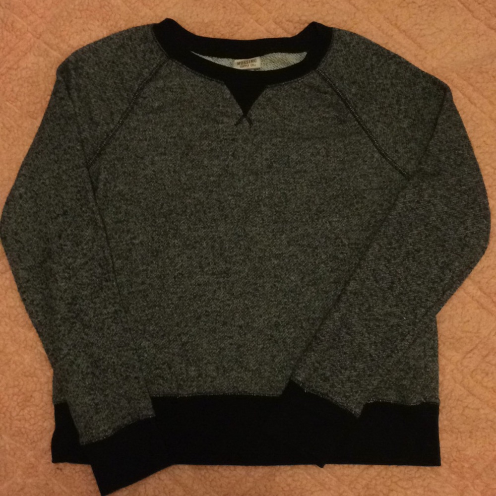 Gray sweatshirt
